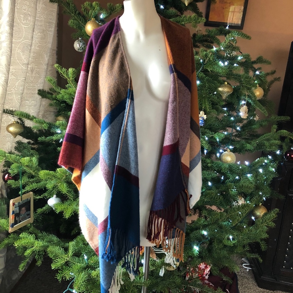 Cute blanket shawl with tassels